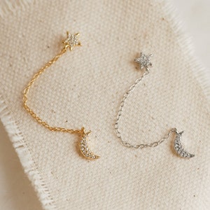 Ster- en maanoorbel van Caitlyn Minimalist • Diamanten oorstekers • Zilveren kettingoorbel • Dubbele piercingsieraden • Cadeau zus • ER226