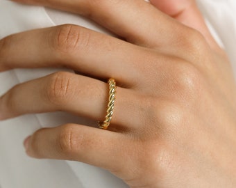 Twisted Ring Band by Caitlyn Minimalist • Stacking Gold Ring • Eternity Ring • Minimalist Ring • Gift for Her • Dainty Promise Ring • RR002