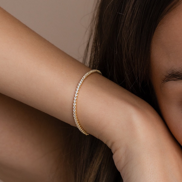 Pulseira de Tênis Clássica com Diamantes da Caitlyn Minimalist • Pulseira Delicada em Ouro com Diamantes • Joia de Casamento • Presente de Aniversário Perfeito • BR049