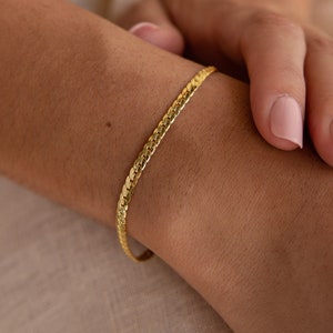 Snake Chain Bracelet by Caitlyn Minimalist • Minimalist Chain Bracelet • Stackable Bracelet in Gold & Silver • Gift for Her • BR042