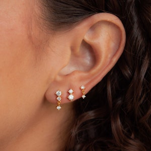 Lot de 3 pendants d'oreilles diamants par Caitlyn Minimalist Ensemble de boucles d'oreilles superposables dépareillées Clous d'oreilles Cadeau de demoiselle d'honneur pour elle ER372 18K GOLD