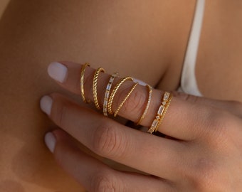 Sierlijke diamanten ring set van Caitlyn Minimalist • Set van 3 sierlijke edelsteen stapelringen • Bruidsmeisje cadeau voor haar • Bruiloft sieraden • RR109