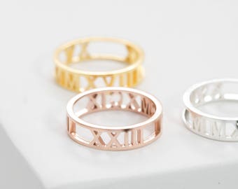 Anillo personalizado con números romanos • Regalo de boda • Regalo de aniversario • Anillo de fecha • Joyería personalizada con números • Anillo de compromiso apilable • RM03F30