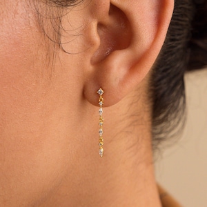 Orecchini pendenti con diamanti di Caitlyn Minimalist • Delicati orecchini pendenti con diamanti Marquise • Gioielli da sposa • Regalo per la festa della mamma per lei • ER445