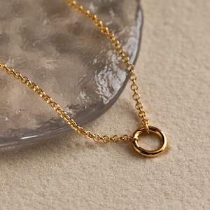 Minimalist Circle Necklace by Caitlyn Minimalist • Rolo Link Chain Necklace • Simple Gold Jewelry • Perfect for your Everyday Look • NR146