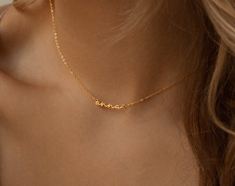 Collana con nome delicato di CaitlynMinimalist • Collana con nome personalizzato • Gioielli in oro minimalisti • Regali per la damigella d'onore • NM03F91