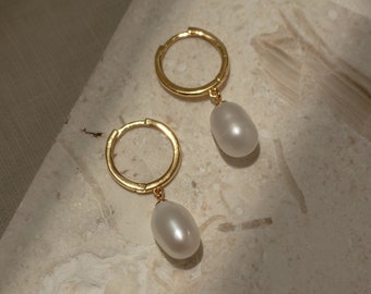 Pearl Gemstone Dangling Earrings • Pearl Hoop Earrings • Huggie Earrings • Pearl Jewelry • Minimalist Earrings • Anniversary Gift • ER118