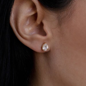 Pear Diamond Earrings • Dainty Pear Diamond Stud Earrings • Perfect Wedding Earrings • Minimalist Earrings • Gift for Her • ER164