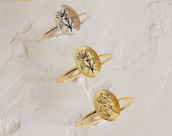 Oval Birth Flower Ring by Caitlyn Minimalist • Dainty Floral Engraved Signet Ring in Gold, Silver, Rose • New Baby Gift for Mom • RM52a