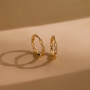 Link Hoop Earrings by Caitlyn Minimalist • Gold Chain Hoop Earrings • Perfect for Everyday Wear • Bridesmaid Gift • Gift for Wife • ER386