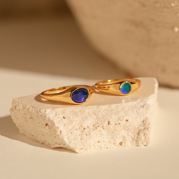 Signet Mood Ring by Caitlyn Minimalist • Statement Gemstone Rings in Bold & Mini • Cute Gold Y2K Jewelry • Perfect Birthday Gift for Sister
