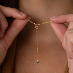 Collar con piedra de nacimiento inicial de Caitlyn Minimalist • Collar con dije de letra Lariat personalizado • Joyas delicadas • Regalo para la mejor amiga • NM185F77