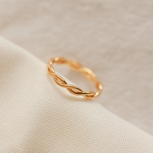 Braided Ring by Caitlyn Minimalist • Braid Ring in Gold • Friendship Ring • Engagement Ring • Perfect Gift for Her • RR016