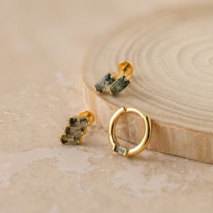 Juego de aretes de ágata para cartílago de Caitlyn Minimalist • Juego de 3 delicados aretes verdes • Joyas con piedras preciosas • Regalo perfecto para ella • ER459