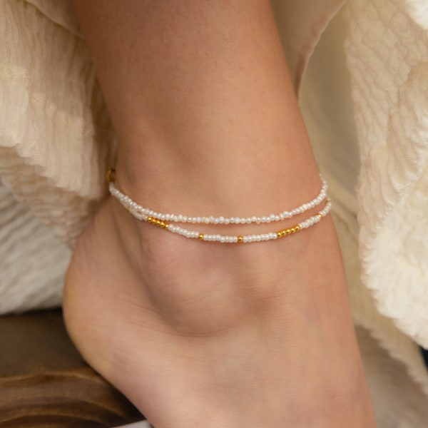 Dainty Pearl Beaded Anklet by Caitlyn Minimalist • Pearl Anklet in Gold & Silver • Boho Pearl Jewelry • Perfect Summer Gift • BR045