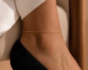 Minimalist Chain Anklet by Caitlyn Minimalist • Dainty Rolo Chain Ankle Bracelet • Simple Gold Jewelry • Perfect for Everyday • BR053