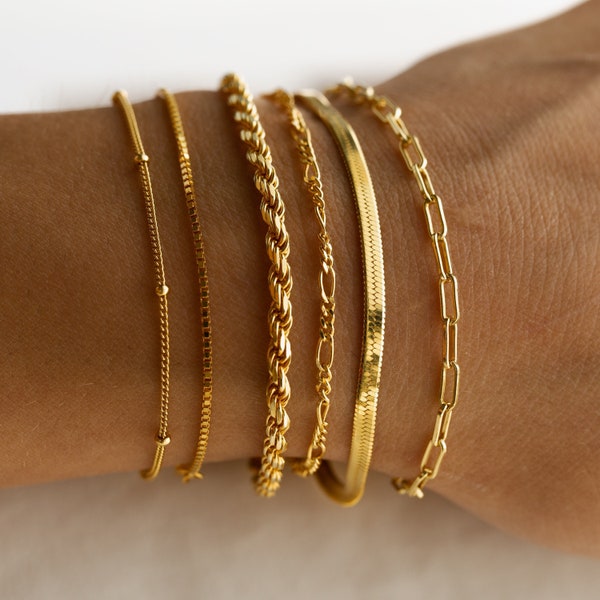 Chaînes de bracelet minimalistes par Caitlyn Minimalist • Bracelets argentés et dorés à chevrons, trombone, corde, chaîne box • Bijoux délicats de tous les jours