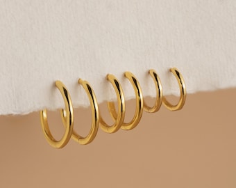 Stacking Hoop Earrings Set by Caitlyn Minimalist • Thin Hoop Earrings in Gold • Lightweight Dainty Earrings • Best Friend Gift • ER392