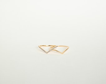 Ensemble de 2 bagues empilables incurvées • Bague chevron en diamant, bague fine minimaliste en or • Bague de fiançailles délicate • Cadeau pour maman • RR037