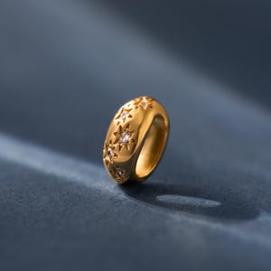 Sprinkle Diamond Dome Charm van Caitlyn Minimalist • Unieke stervormige tussenkralen • XR164