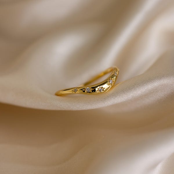 Celestial Wave Ring by Caitlyn Minimalist • Curved Diamond Star Ring • Chunky Gold Dome Ring • Summer Jewelry • Perfect Gift for Her • RR161