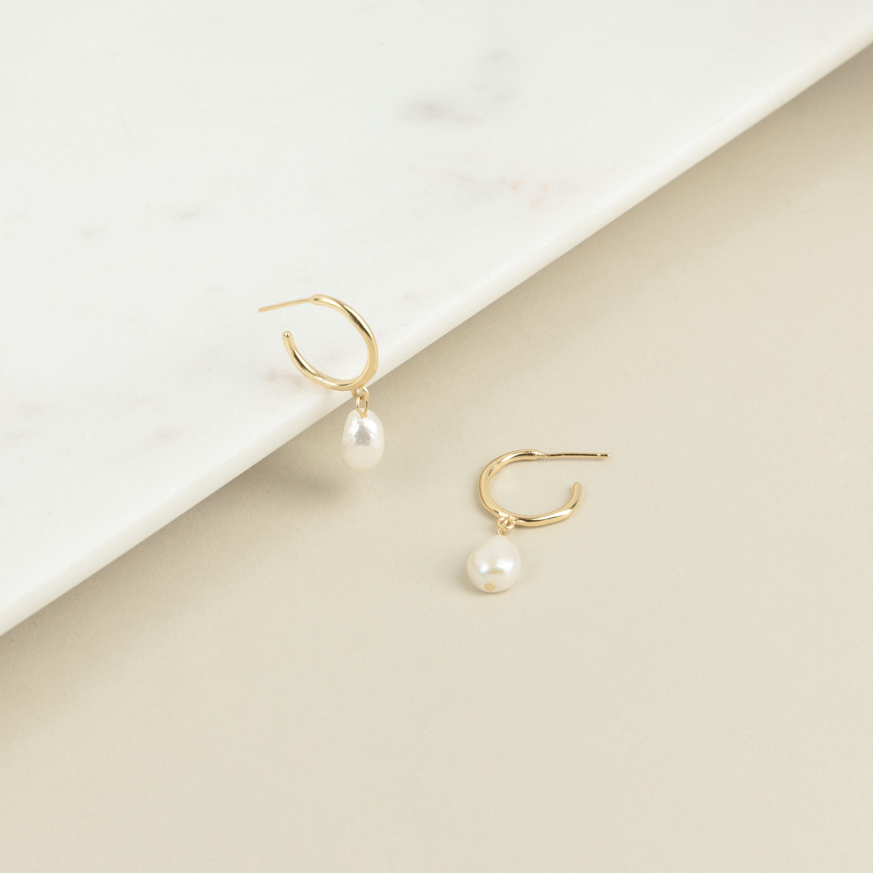 Caitlyn Minimalist 大胆なパール ドロップ イヤリング Caitlyn Minimalist】パールドロップリングピアス☆国内発