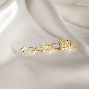 Namensring mit mehreren Namen von Caitlyn Minimalist • Zwei-Namens-Ring • Personalisiertes Geschenk für Mama • Geschenk für frischgebackene Mütter • Perfektes Geschenk für sie • RM75F60