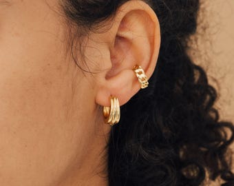 Canal Chunky Hoops by Caitlyn Minimalist • Thick Huggie Earrings • Gold Hoop Earrings • Minimalist Jewelry • Gold Jewelry Essentials • ER196
