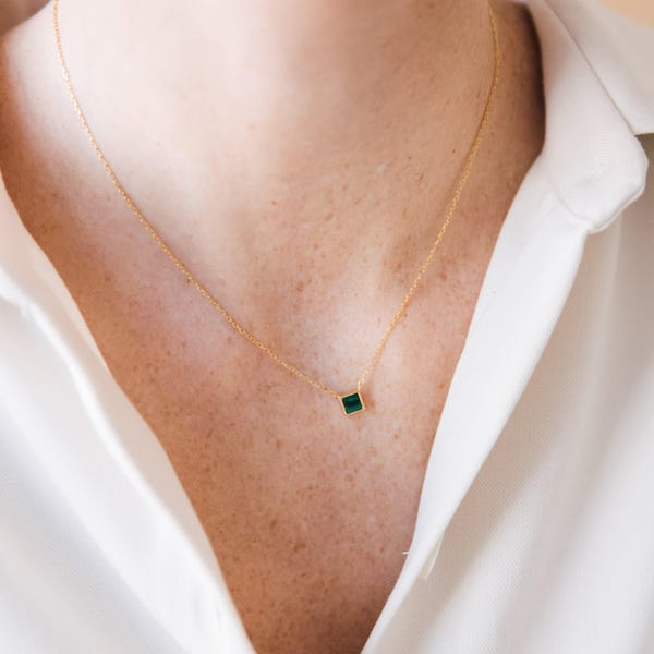 Malachit-Halskette von Caitlyn Minimalist • Zarte grüne Halskette • Goldener Malachit-Schmuck • Geschenk für Sie • Geschenk für Brautjungfern • NR029