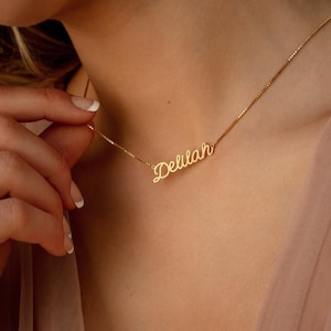 Personalisierte Namenskette von Caitlyn Minimalist • Goldene Namenskette mit Boxkette • Schmuck für beste Freundinnen • Perfektes Geburtstagsgeschenk • NM81F99