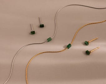Sieradenset met jade staafjes van Caitlyn Minimalist • Fijne jade bedelketting • Jade oorknopjes • Geboortesteen sieraden • Cadeau voor haar • MB018