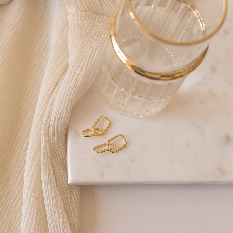 Baumelnde Gliederohrringe von Caitlyn Minimalistisch Kabelgliederohrringe Minimalistische Goldohrringe Perfektes Geschenk für Sie ER033 Bild 4