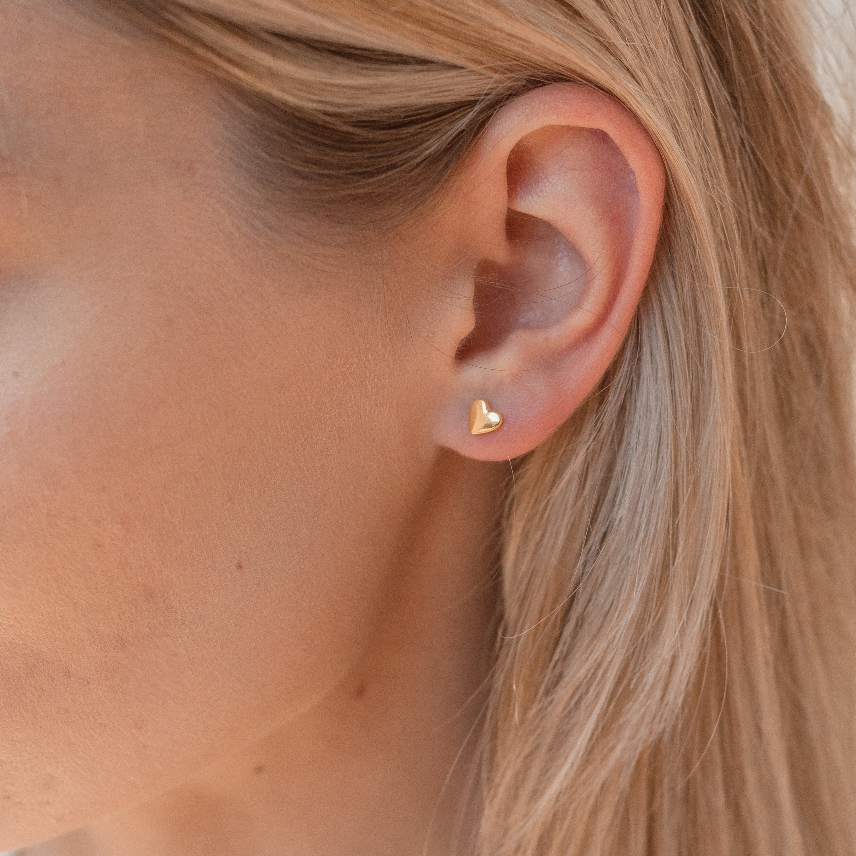☆人気☆【TATIANA】☆Ameli Heart Checkboard Earrin.g☆ Stephanie Gottlieb Heart Earrings for Girls | American Girl®