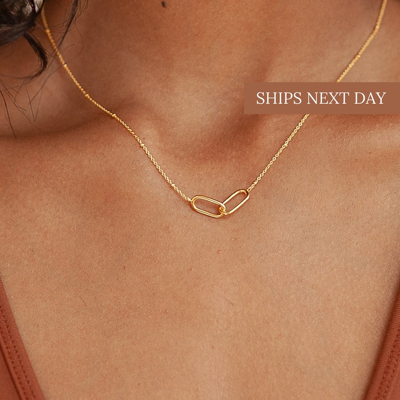Linked Pendant Necklace by Caitlyn Minimalist Infinity Necklace Heart Necklace Family Necklace Sister Necklace NR018 image 1
