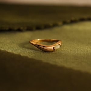 Marquise Jade Ring von Caitlyn Minimalistisch • Gewellter Zen Jade Ring • Gold Schmuck • Jahrestagsgeschenk für Sie • RR242