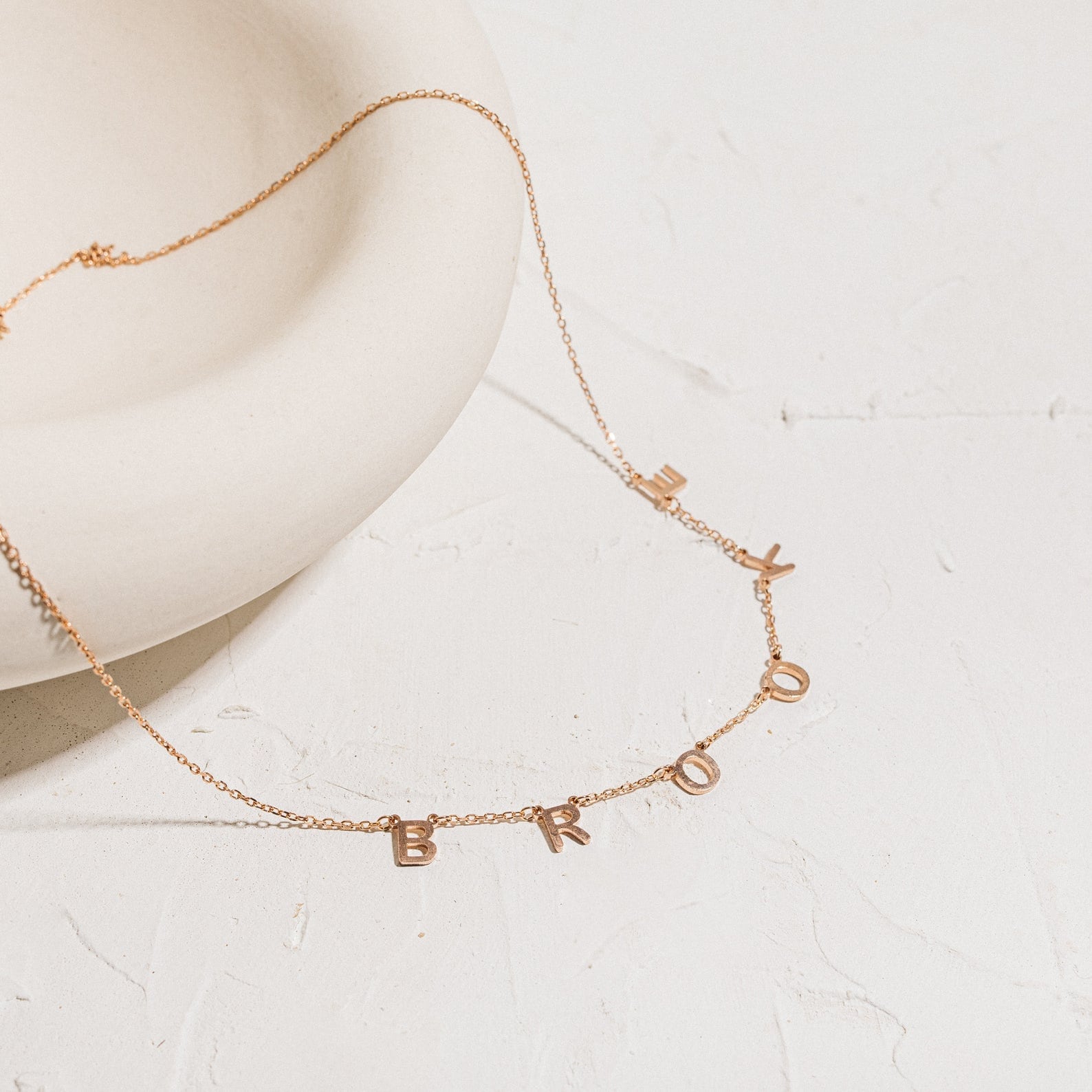 【カスタマイズ】CaitlynMinimalist★パフレターネックレス Caitlyn Minimalist - Jewelry Crafted with Love