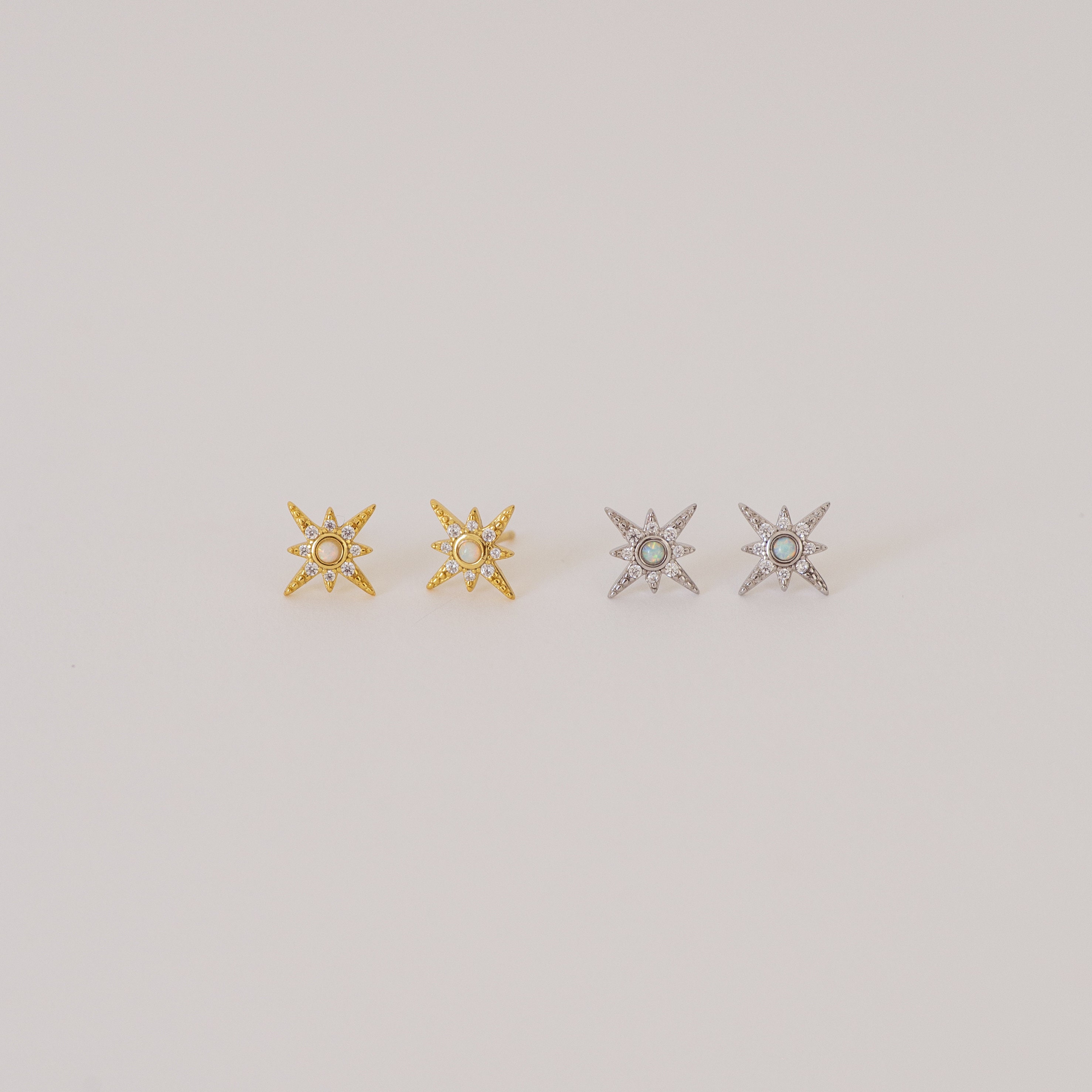 Caitlyn Minimalistのスターバーストスタッドピアス。存在感の