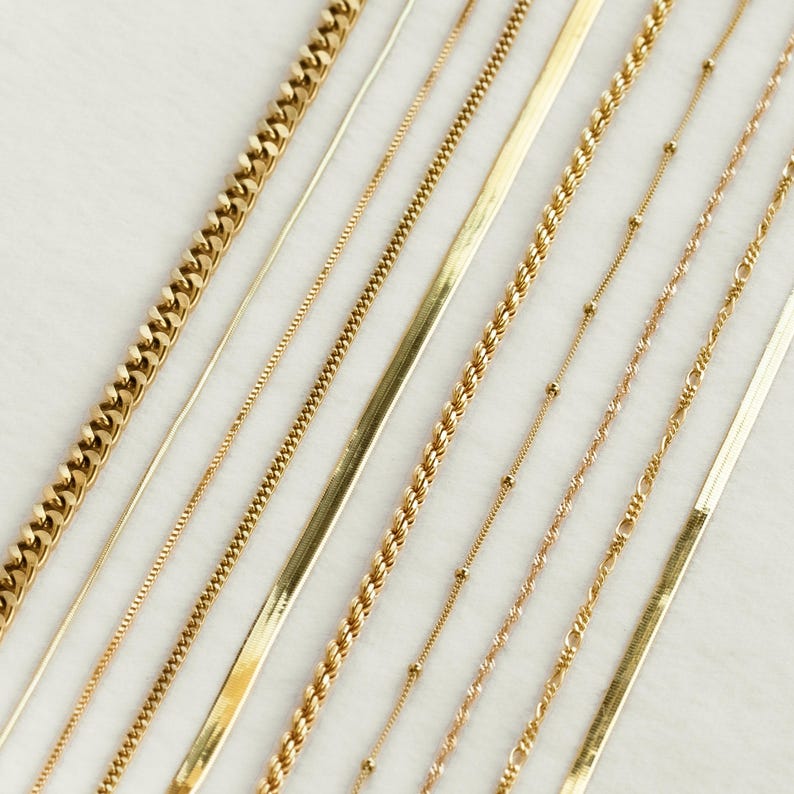 Cadenas esenciales para collares de Caitlyn Minimalist • Collares de espiga, cuerda, cadena de serpiente y más • Collares de plata y oro de moda para combinar imagen 7
