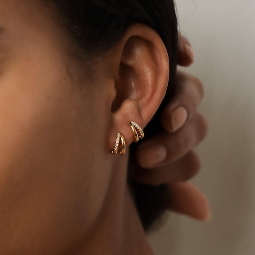 Boucles d'oreilles créoles doubles Caitlyn Minimalist • Créoles pavées or • Boucles d'oreilles diamant • Bijoux de mariage • Cadeaux demoiselles d'honneur • ER119