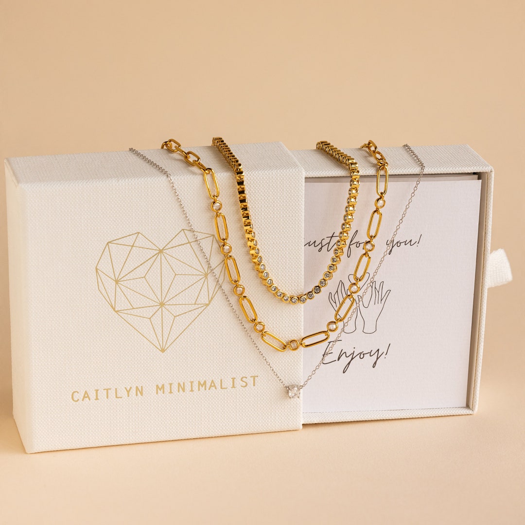 【関税・送料無料】Caitlyn Minimalist★チェーン ペンダント Minimalist Necklace Chains by Caitlyn Minimalist • Figaro