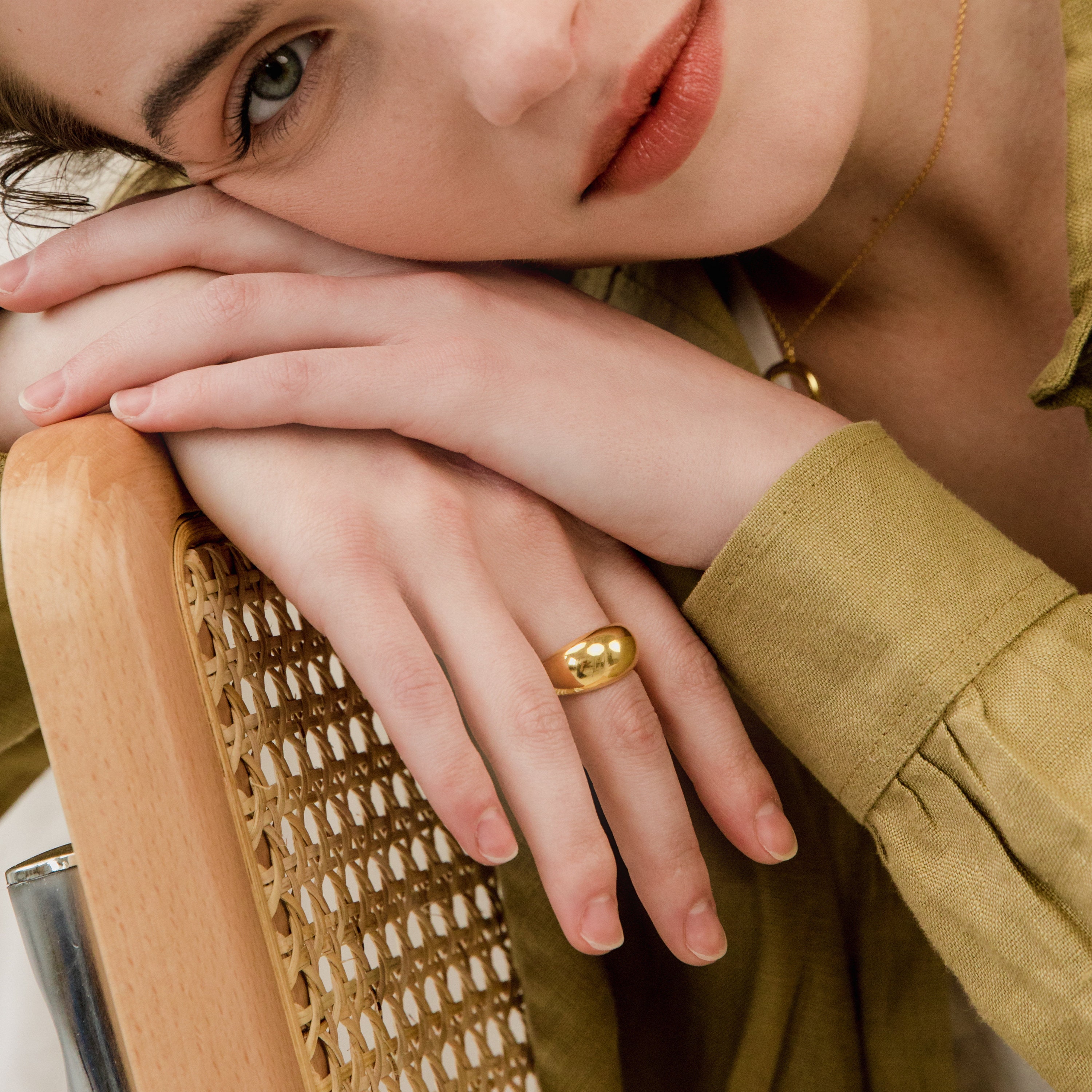 【CaitlynMinimalist】ボールドドームリング★国内発 Bold Dome Ring in Gold by Caitlynminimalist • Chunky Ring