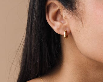 EDITOR II Huggie Earrings by Caitlyn Minimalist • Most Favorited Huggie Hoop Earrings • Perfect Simple Earrings For Her • ER042
