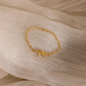 Bow Chain Ring by Caitlyn Minimalist • Dainty Ribbon Ring • Delicate Bow Charm Ring • Coquette Jewelry • Birthday Gift for Her • RR168