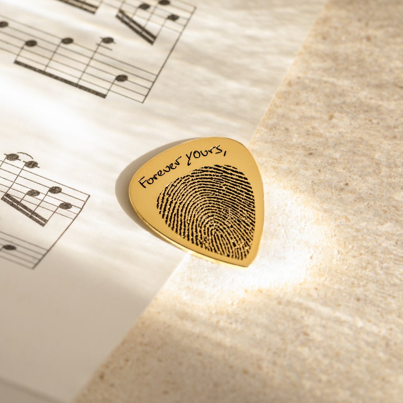 Actual Fingerprint Engraved Guitar Pick Custom Hand Stamped Pick, Baby Fingerprint Jewelry Personalized Gift for Dad, Music Lover CM21 image 2