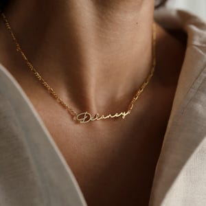 Minimalist Name Necklace with Figaro Chain • Custom Name Necklace in Gold & Silver • Personalized Jewelry • Gifts for Mom • NM82F66