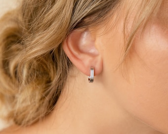Ribbed Rectangle Hoops by Caitlyn Minimalist • Link Huggie Earrings • Geometric Rectangle Earrings • Silver Jewelry • Birthday Gift • ER293