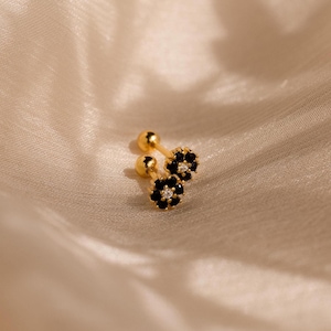 Onyx Flower Stud Earrings by Caitlyn Minimalist • Delicate Black Gemstone Floral Earrings in Gold • Art Deco Jewelry • Gift for Her • ER510