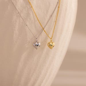 Halsketting met hartvormige hanger van Caitlyn Minimalist • Grove hartvormige halsketting aan een satellietketting • Sieraden voor stellen • Jubileumcadeau • NR302 afbeelding 8