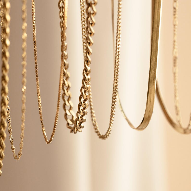 Cadenas esenciales para collares de Caitlyn Minimalist • Collares de espiga, cuerda, cadena de serpiente y más • Collares de plata y oro de moda para combinar imagen 5