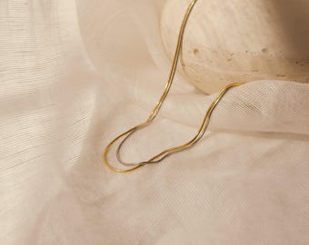 Zarte Schlangenkette von Caitlyn Minimalist • Layering-Kette • Minimalistische Halskette • Kettenhalskette • Feiner Schmuck • NR052